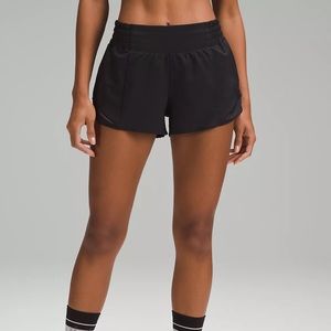 LIKE NEW Lululemon Hotty Hot High-Rise Lined Short 2.5"
